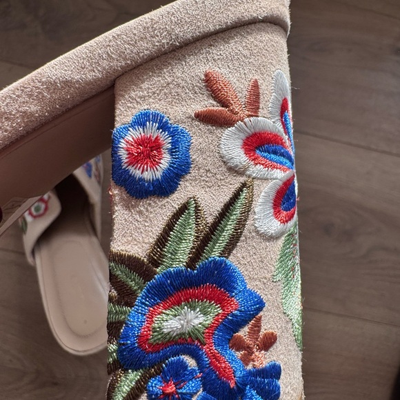 Aldo Women's Embroidered Floral Mules - Cream - Picture 6 of 10